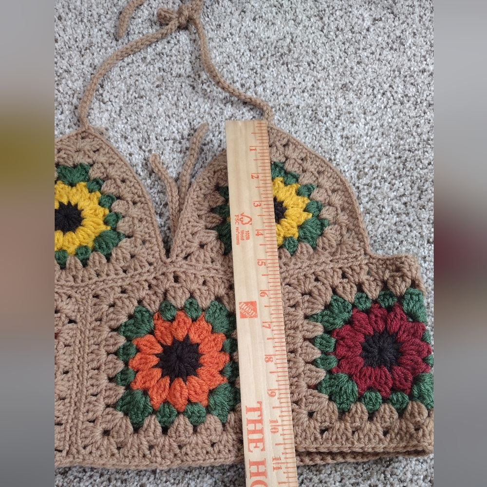 Handmade crochet halter top. - Picture 4 of 7